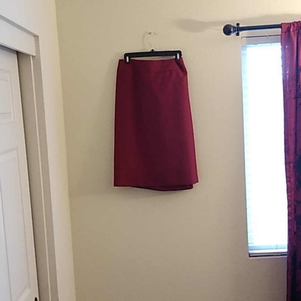 Skirt suit